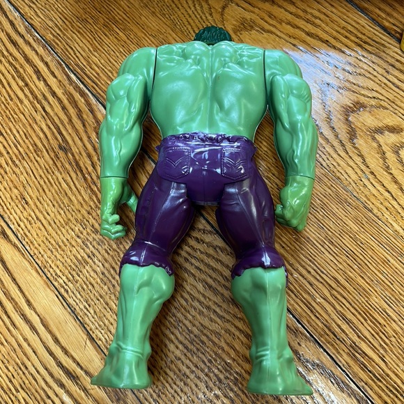 Hasbro Incredible Hulk, action figurine.  Good used condition.  Dated 2013. - Picture 5 of 8